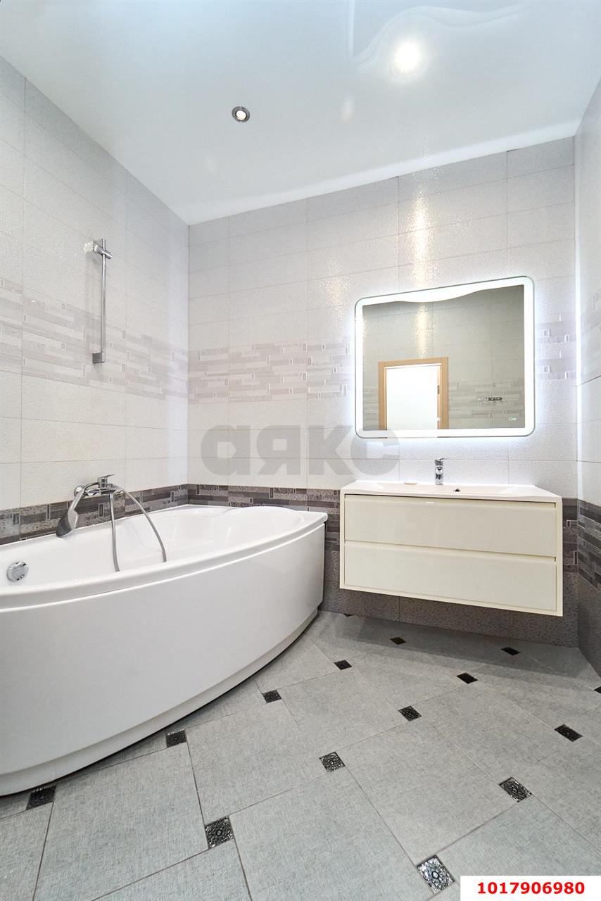 Фото №14: 2-комнатная квартира 84&nbsp;м², 2/19&nbsp;эт. - Краснодар, Западный внутригородской округ, мкр. Горгаз, ул. Николая Кондратенко, 6к1