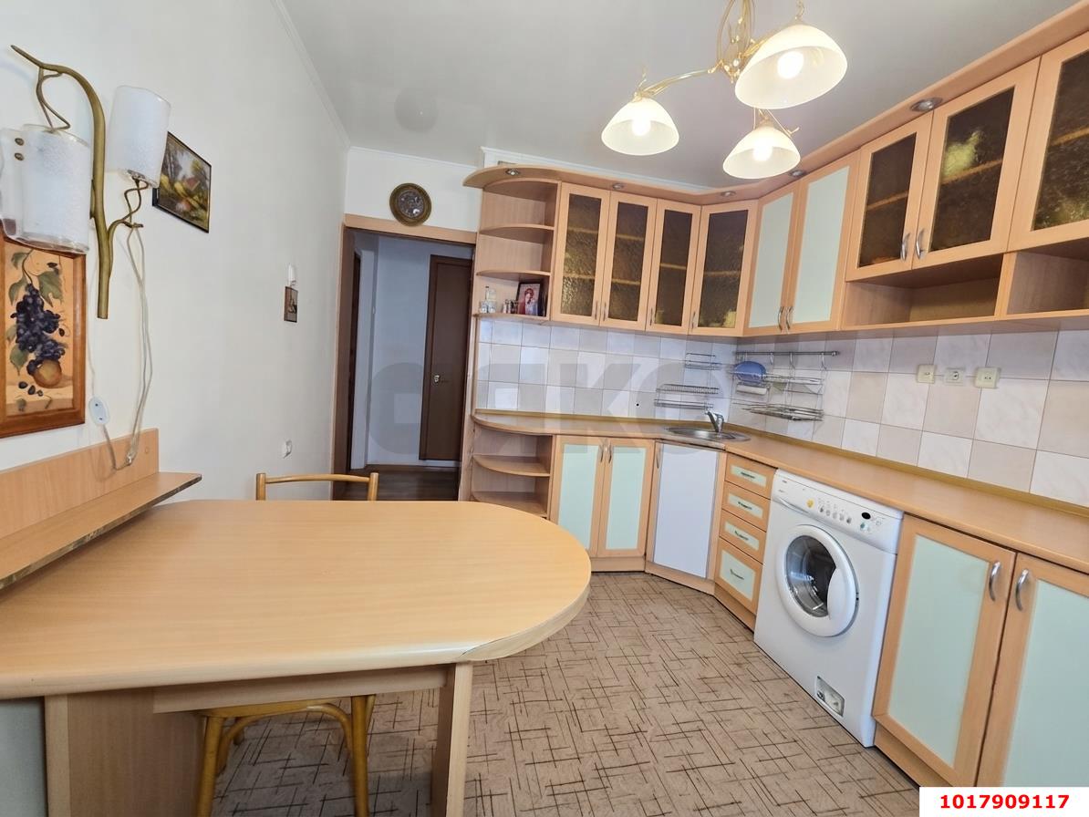 Фото №2: 2-комнатная квартира 90&nbsp;м², 7/10&nbsp;эт. - Краснодар, Западный внутригородской округ, мкр. Юбилейный, пр-кт Чекистов, 28