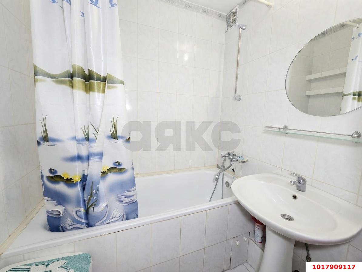 Фото №9: 2-комнатная квартира 90&nbsp;м², 7/10&nbsp;эт. - Краснодар, Западный внутригородской округ, мкр. Юбилейный, пр-кт Чекистов, 28