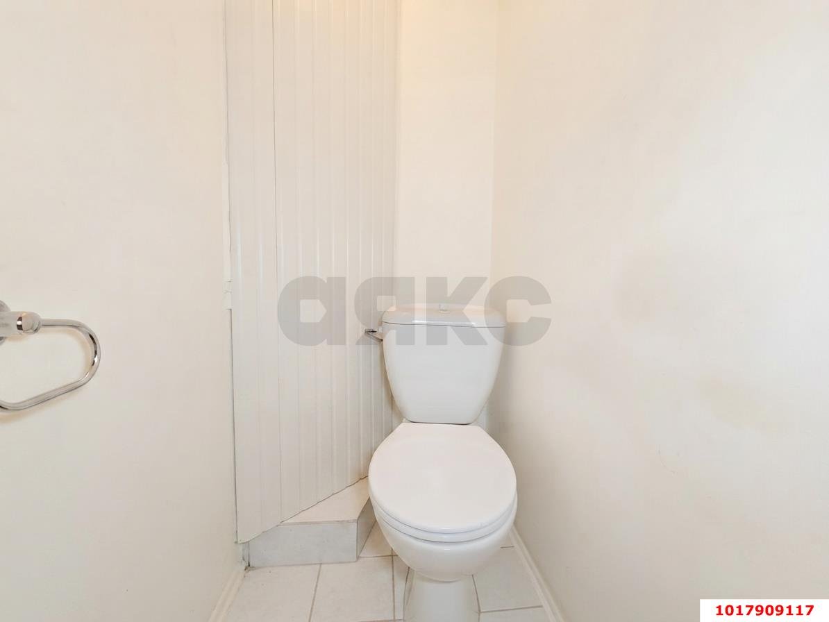 Фото №10: 2-комнатная квартира 90&nbsp;м², 7/10&nbsp;эт. - Краснодар, Западный внутригородской округ, мкр. Юбилейный, пр-кт Чекистов, 28