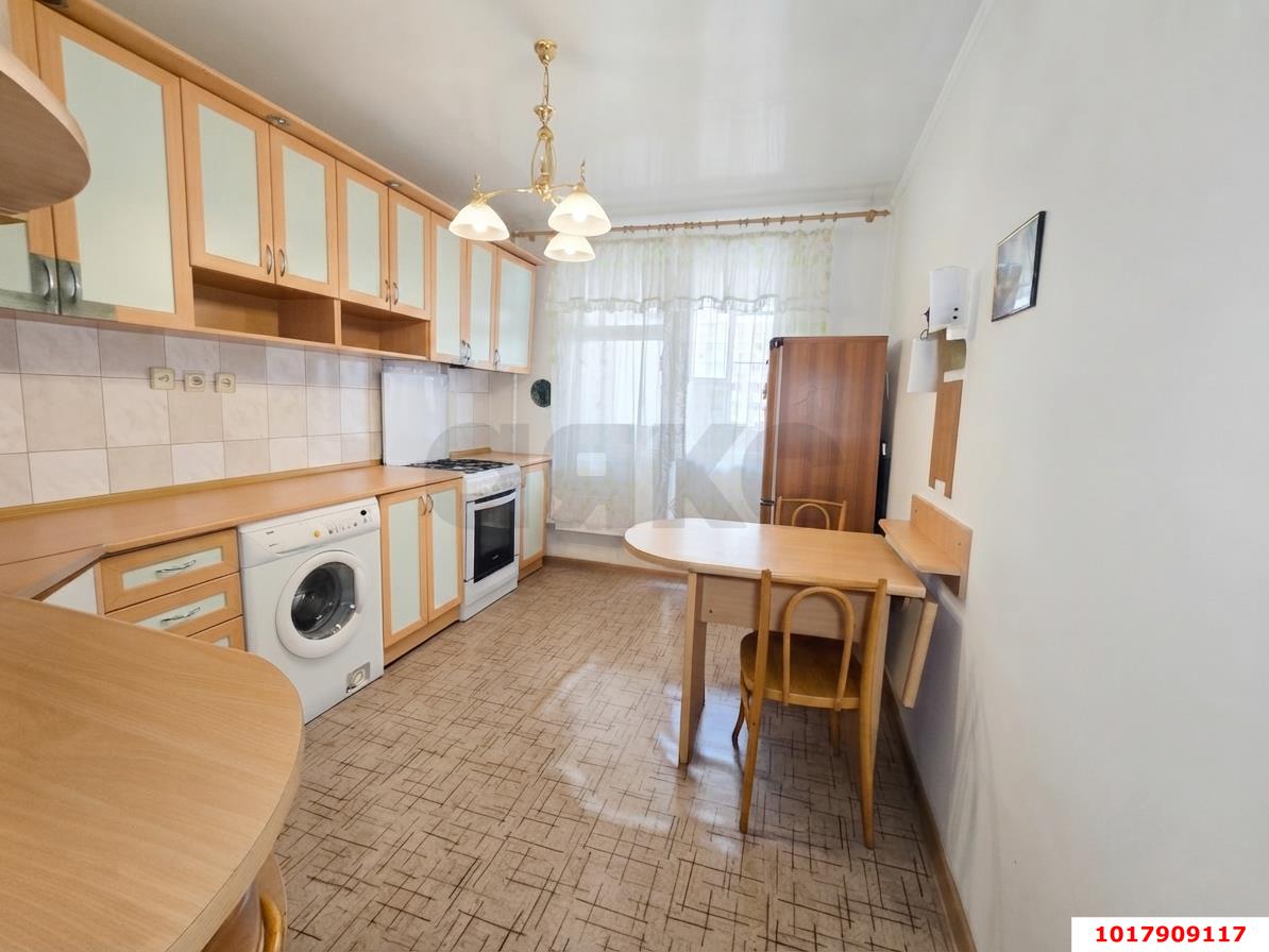 Фото №1: 2-комнатная квартира 90&nbsp;м², 7/10&nbsp;эт. - Краснодар, Западный внутригородской округ, мкр. Юбилейный, пр-кт Чекистов, 28