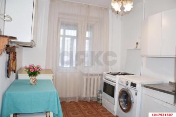 Фото №1: 3-комнатная квартира 62 м², 2/9 эт. - Краснодар, мкр. Комсомольский, ул. Симферопольская, 40