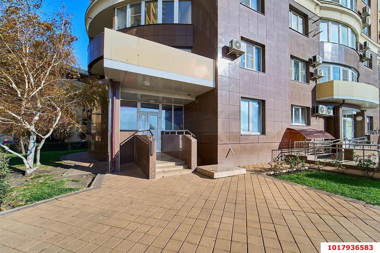 Фото №1: Торговое помещение 90&nbsp;м², 1/24&nbsp;эт. - Краснодар, Кожзавод, ЖК Европейский, мкр. Западный внутригородской округ, ул. Кожевенная, 26