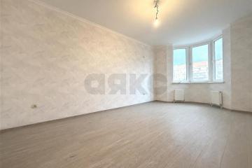 Фото №1: 1-комнатная квартира 44&nbsp;м², 13/16&nbsp;эт. - Краснодар, мкр. Солнечный, ул. Архитектора Петина, 14