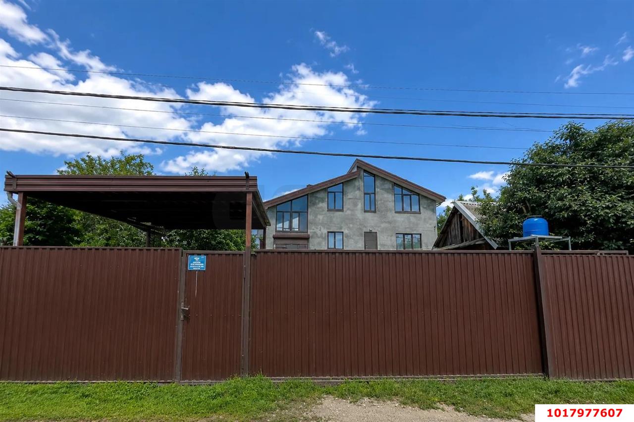 Фото №3: Дом 240&nbsp;м² + 6&nbsp;сот., 2&nbsp;эт. - Краснодар, Прикубанский внутригородской округ, мкр. СНТ Медик, ул. Сиреневая, 17