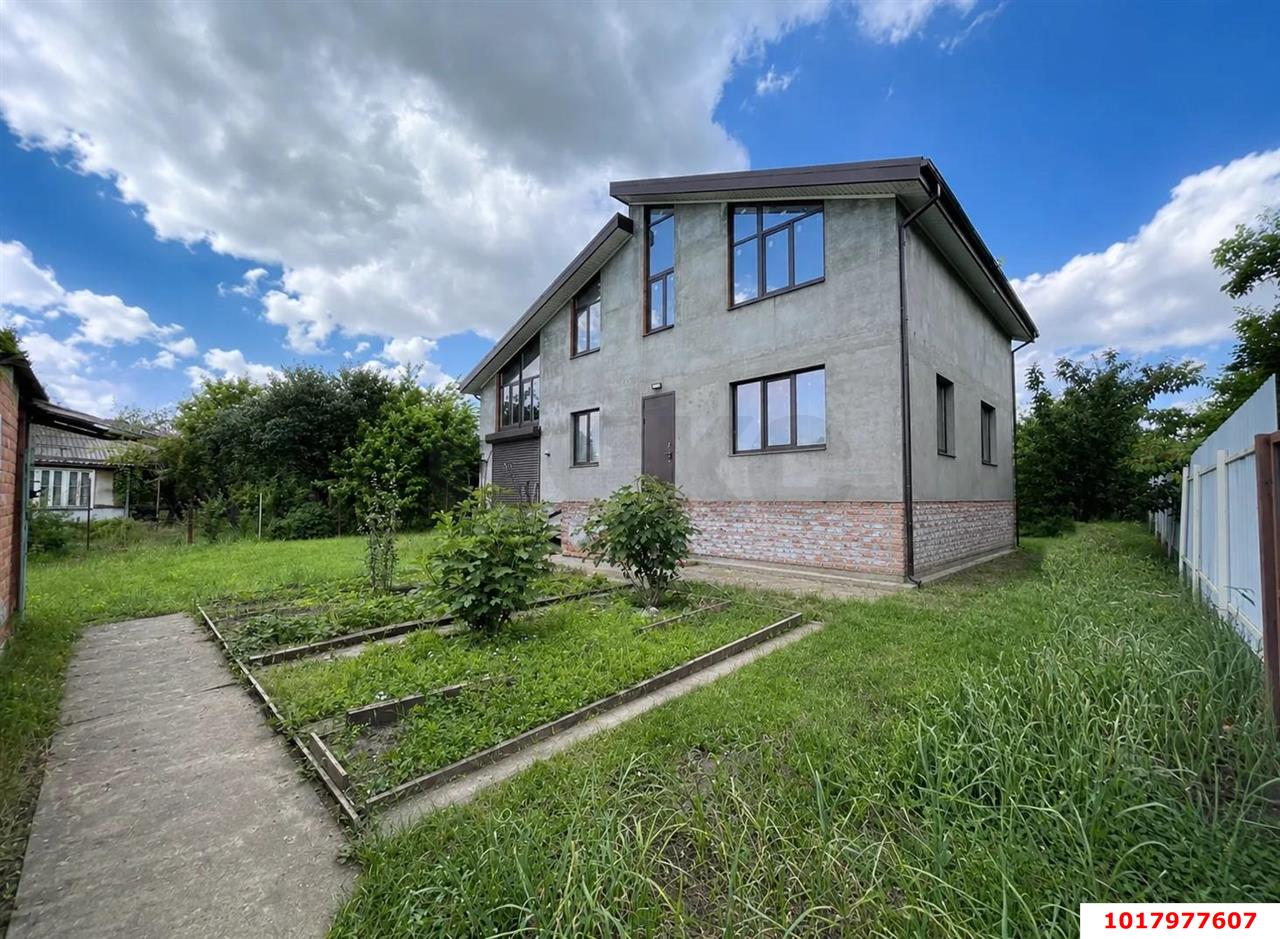 Фото №1: Дом 240&nbsp;м² + 6&nbsp;сот., 2&nbsp;эт. - Краснодар, Прикубанский внутригородской округ, мкр. СНТ Медик, ул. Сиреневая, 17