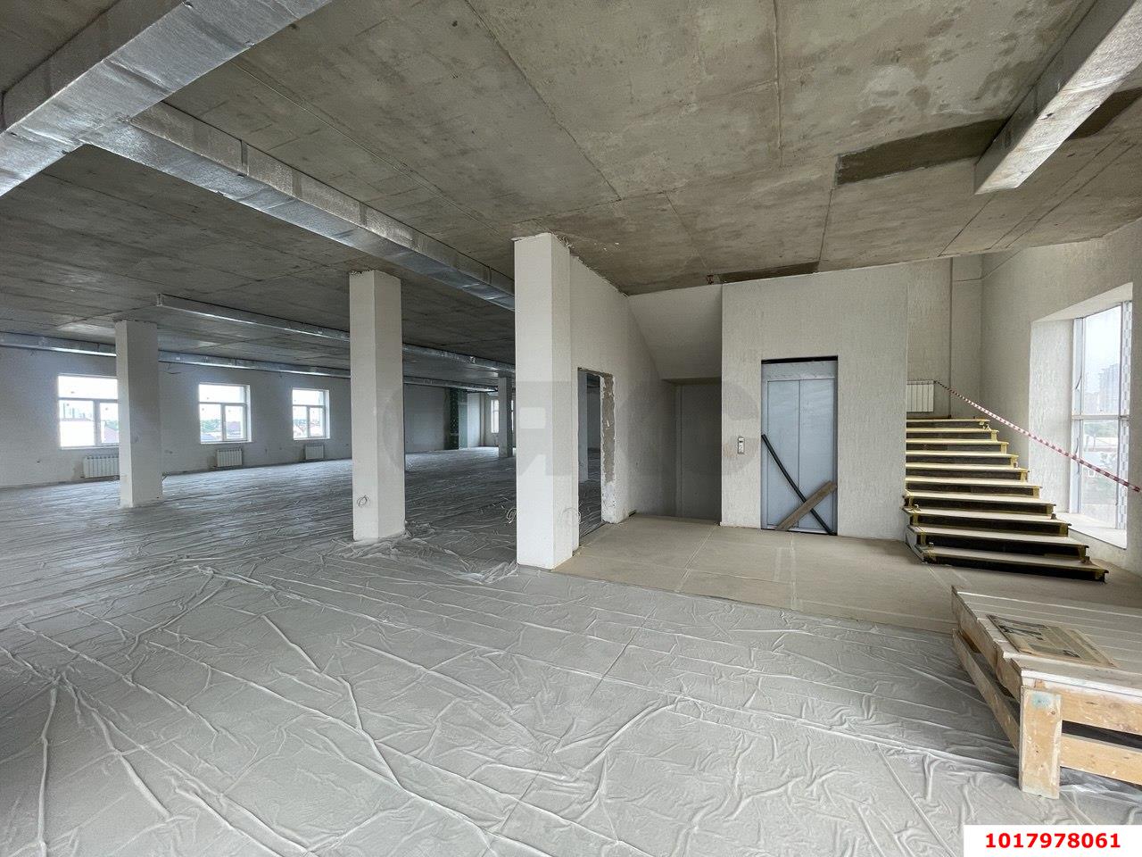Фото №5: Отдельное здание 2180&nbsp;м², 1/5&nbsp;эт. - Краснодар, Прикубанский внутригородской округ, мкр. Славянский, ул. Красных Партизан, 295-297