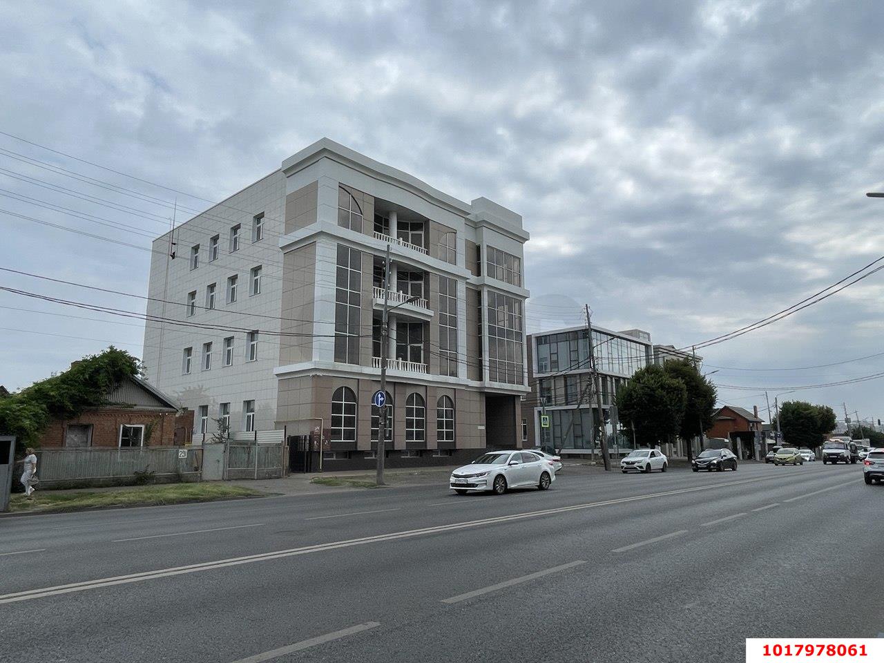 Фото №2: Отдельное здание 2180&nbsp;м², 1/5&nbsp;эт. - Краснодар, Прикубанский внутригородской округ, мкр. Славянский, ул. Красных Партизан, 295-297