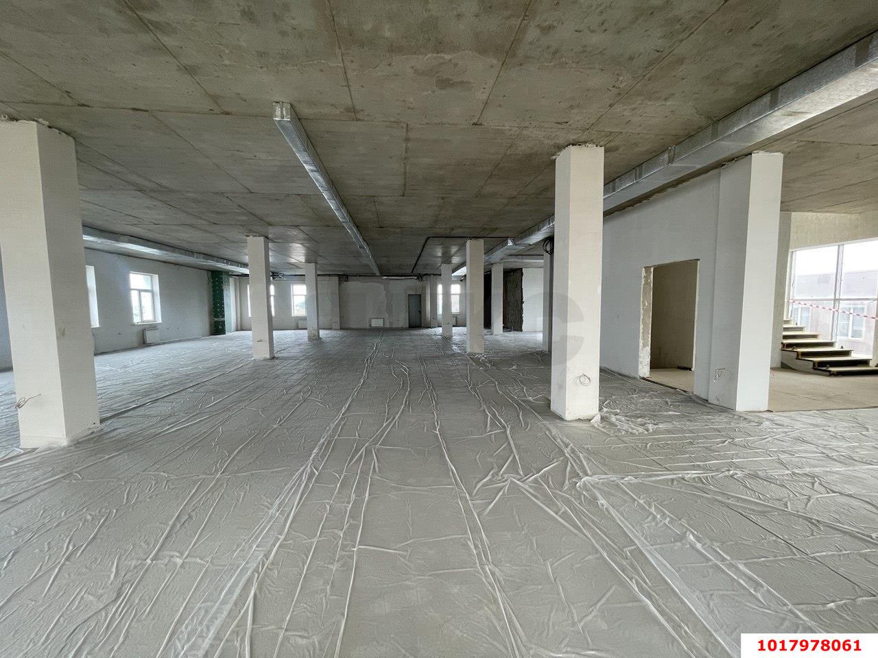 Фото №4: Отдельное здание 2180&nbsp;м², 1/5&nbsp;эт. - Краснодар, Прикубанский внутригородской округ, мкр. Славянский, ул. Красных Партизан, 295-297