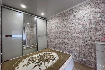 Фото №1: 1-комнатная квартира 44 м², 1/3 эт. - Краснодар, мкр. Завод Радиоизмерительных Приборов, ул. Яснополянская, 17