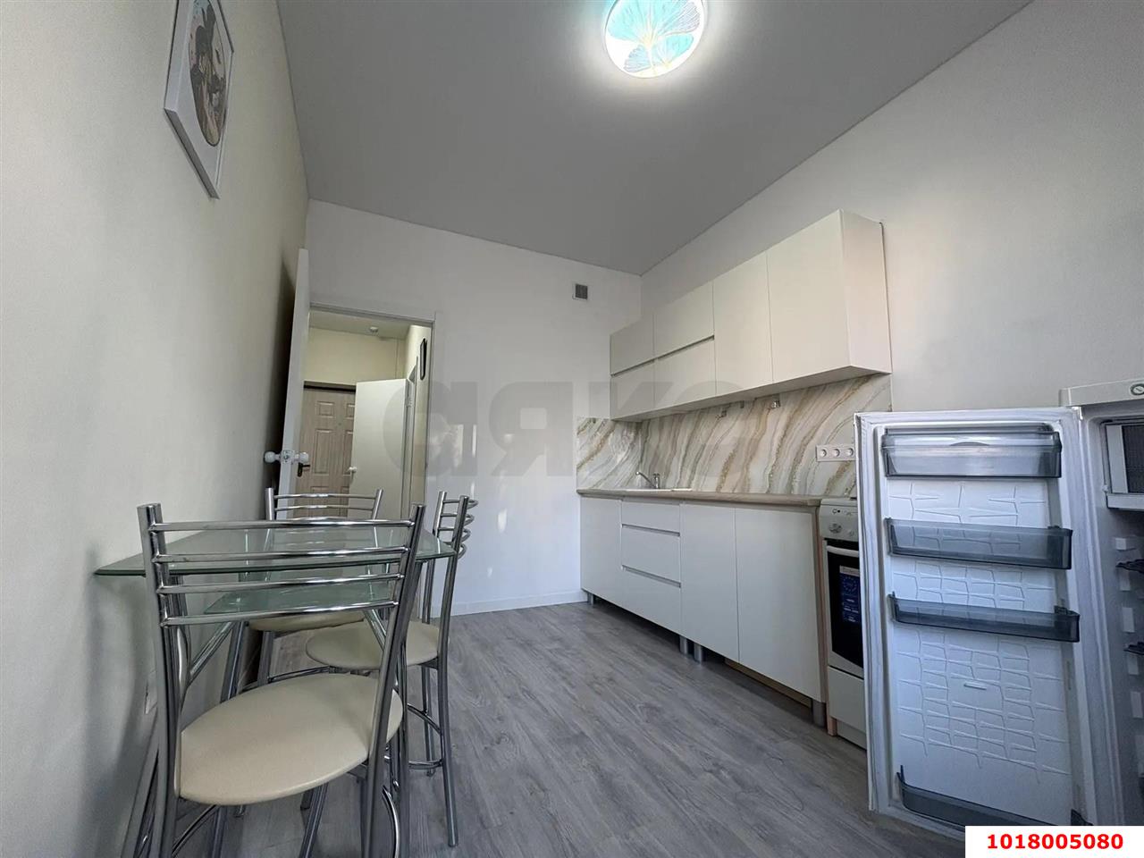 Фото №2: 1-комнатная квартира 37&nbsp;м², 2/18&nbsp;эт. - Краснодар, Прикубанский внутригородской округ, Россинского, мкр. жилой комплекс Символ, ул. Командорская, 9/1
