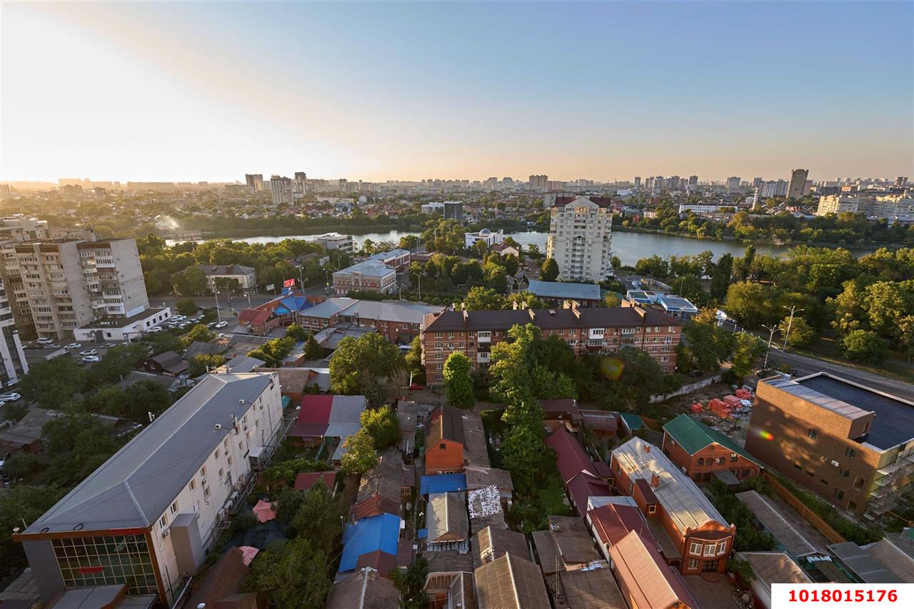 Фото №10: 3-комнатная квартира 105&nbsp;м², 17/24&nbsp;эт. - Краснодар, Центральный внутригородской округ, мкр. Центральный, ул. Железнодорожная, 24