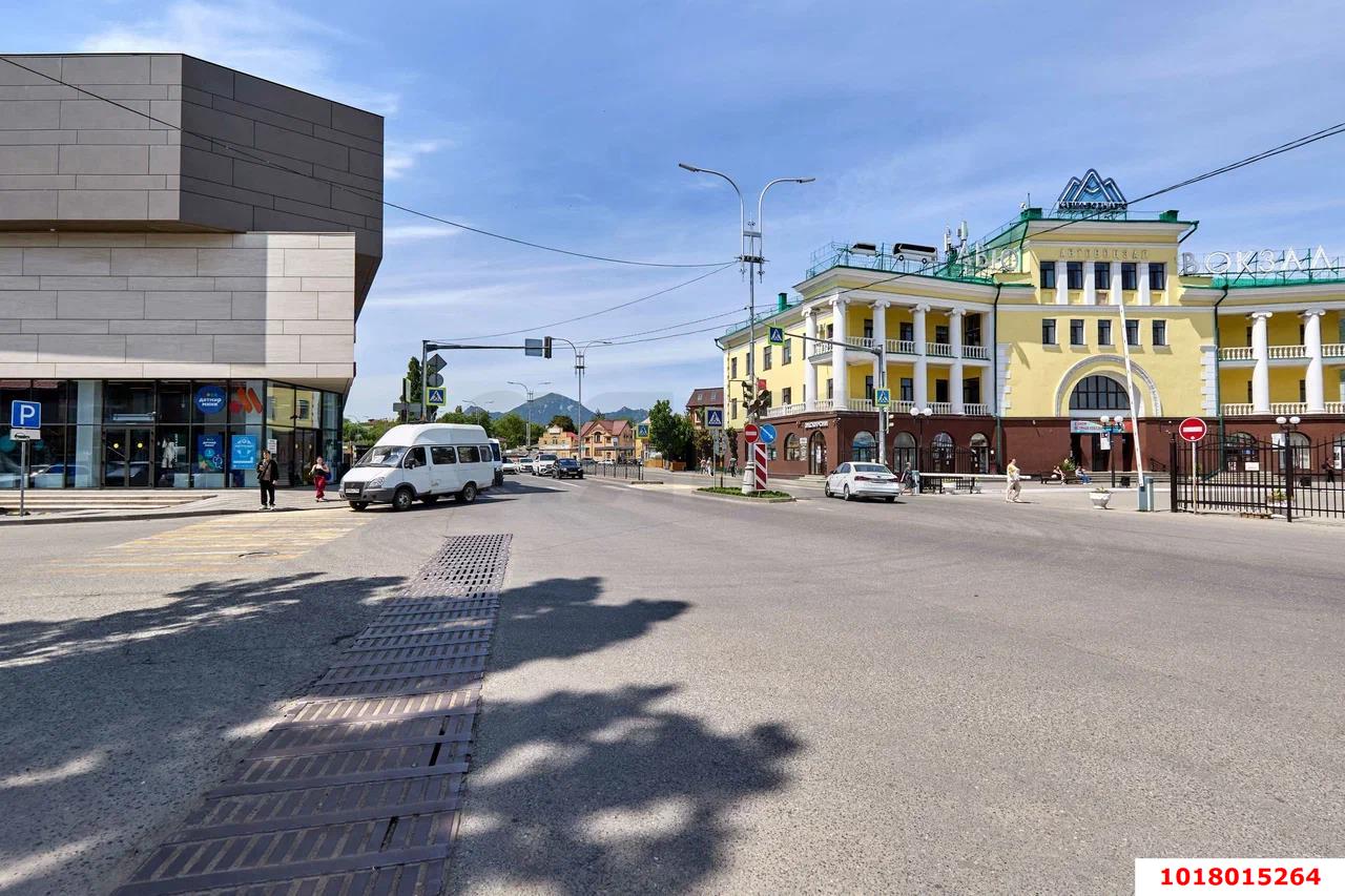 Фото №1: Торговое помещение 47&nbsp;м², 1/3&nbsp;эт. - Пятигорск, мкр. Центр, пр-кт Калинина, 104