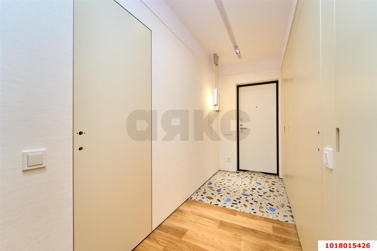 Фото №3: 3-комнатная квартира 85&nbsp;м², 23/23&nbsp;эт. - Краснодар, Карасунский внутригородской округ, Черёмушки, мкр. ЖК Дом у Озера, ул. Селезнёва, 104/1