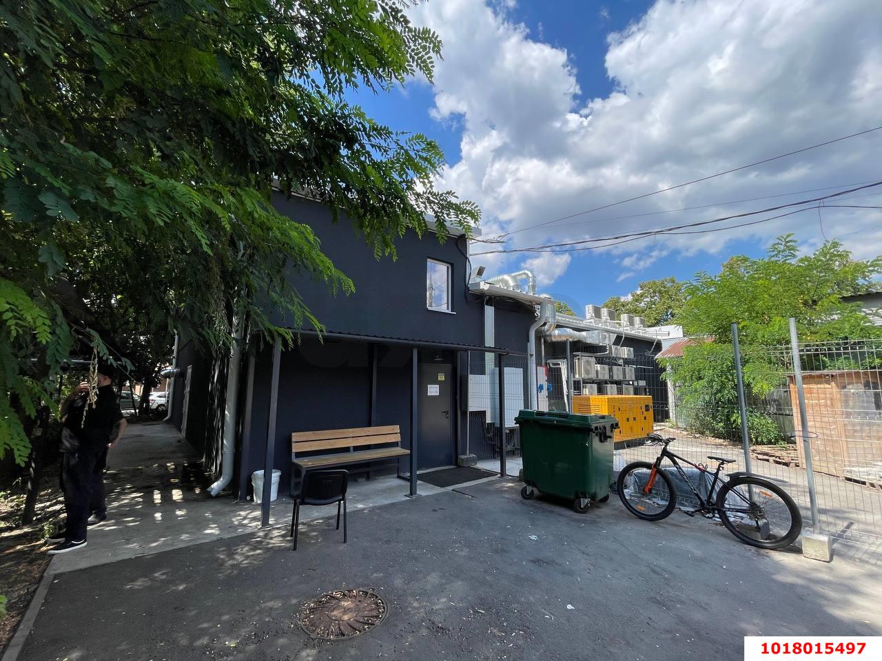 Фото №10: Отдельное здание 327&nbsp;м², 1/2&nbsp;эт. - Краснодар, Центральный внутригородской округ, мкр. Черёмушки, ул. Ставропольская, 252А