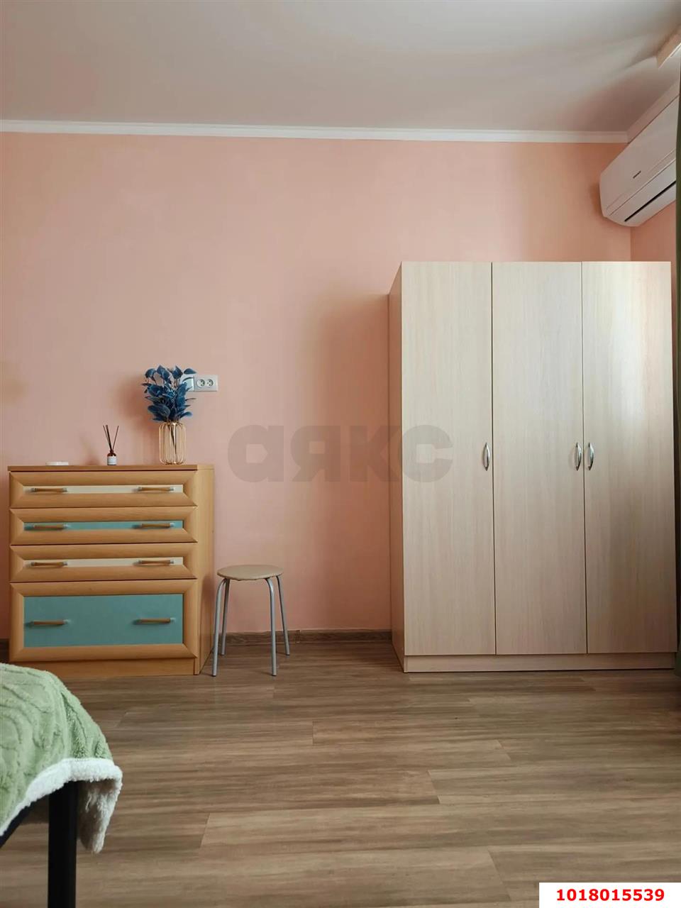 Фото №1: 1-комнатная квартира 34&nbsp;м², 1/3&nbsp;эт. - Краснодар, Прикубанский внутригородской округ, Калинино, имени Петра Метальникова, мкр. ЖК Арбатский, ул. Цезаря Куникова, 18лит4