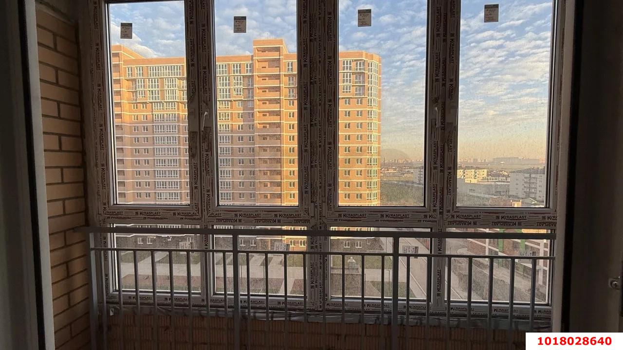 Фото №3: 2-комнатная квартира 70&nbsp;м², 8/17&nbsp;эт. - Краснодар, Прикубанский внутригородской округ, мкр. 2-я Площадка, ул. Ветеранов, 85к2