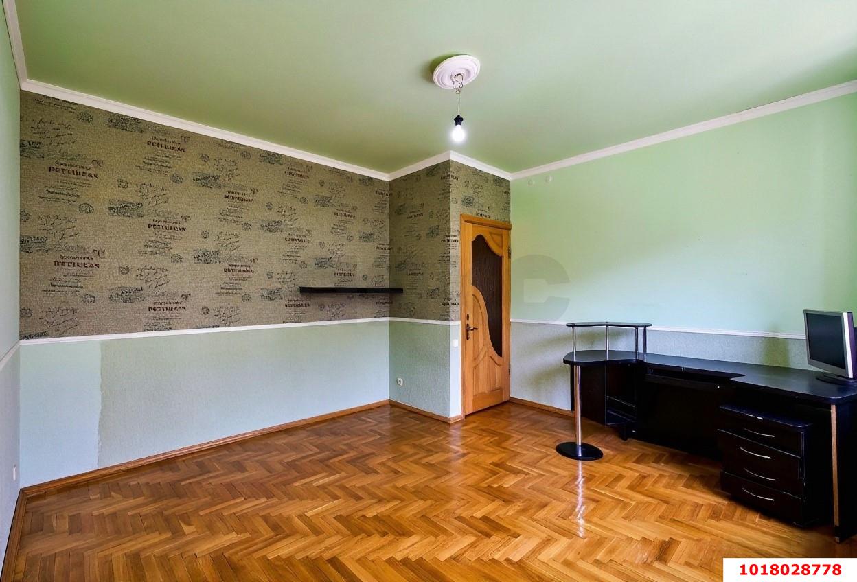 Фото №13: 3-комнатная квартира 121&nbsp;м², 2/6&nbsp;эт. - Краснодар, Прикубанский внутригородской округ, Школьный, Круглик, мкр. Табачная Фабрика, ул. Академика Пустовойта, 16