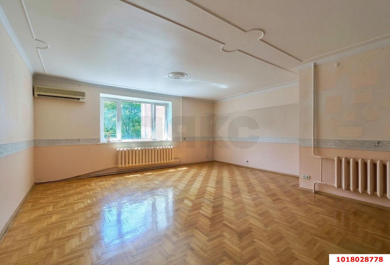 Фото №6: 3-комнатная квартира 121&nbsp;м², 2/6&nbsp;эт. - Краснодар, Прикубанский внутригородской округ, Школьный, Круглик, мкр. Табачная Фабрика, ул. Академика Пустовойта, 16