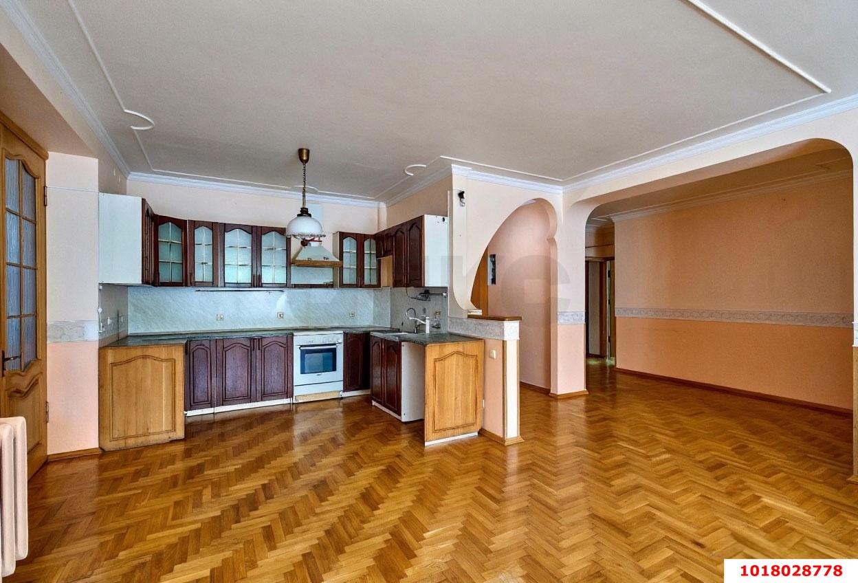 Фото №2: 3-комнатная квартира 121&nbsp;м², 2/6&nbsp;эт. - Краснодар, Прикубанский внутригородской округ, Школьный, Круглик, мкр. Табачная Фабрика, ул. Академика Пустовойта, 16
