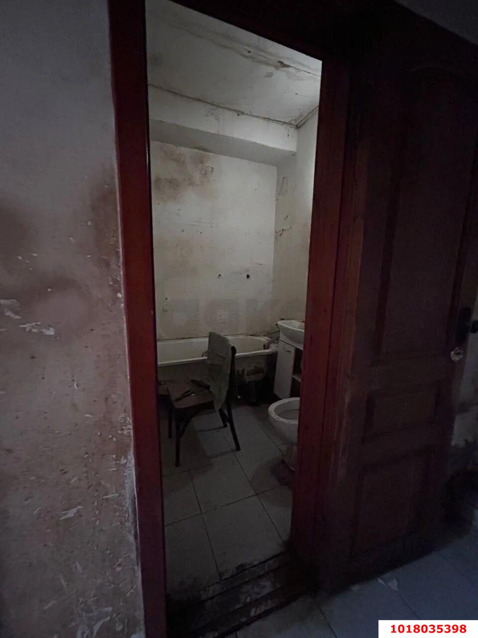 Фото №7: 2-комнатная квартира 30&nbsp;м², 1/1&nbsp;эт. - Краснодар, Центральный внутригородской округ, мкр. Центральный, ул. Карасунская, 115