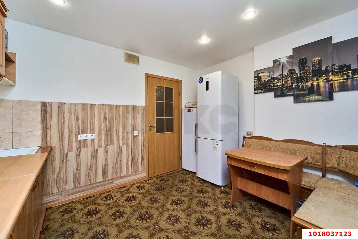 Фото №3: 1-комнатная квартира 46&nbsp;м², 2/16&nbsp;эт. - Краснодар, Прикубанский внутригородской округ, 9-й километр, мкр. Военный городок № 106, ул. имени Дзержинского, 54/12