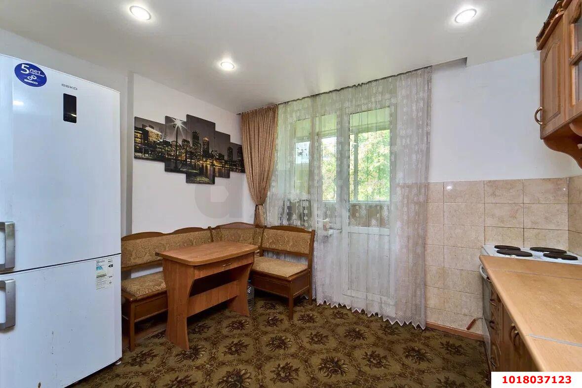 Фото №4: 1-комнатная квартира 46&nbsp;м², 2/16&nbsp;эт. - Краснодар, Прикубанский внутригородской округ, 9-й километр, мкр. Военный городок № 106, ул. имени Дзержинского, 54/12