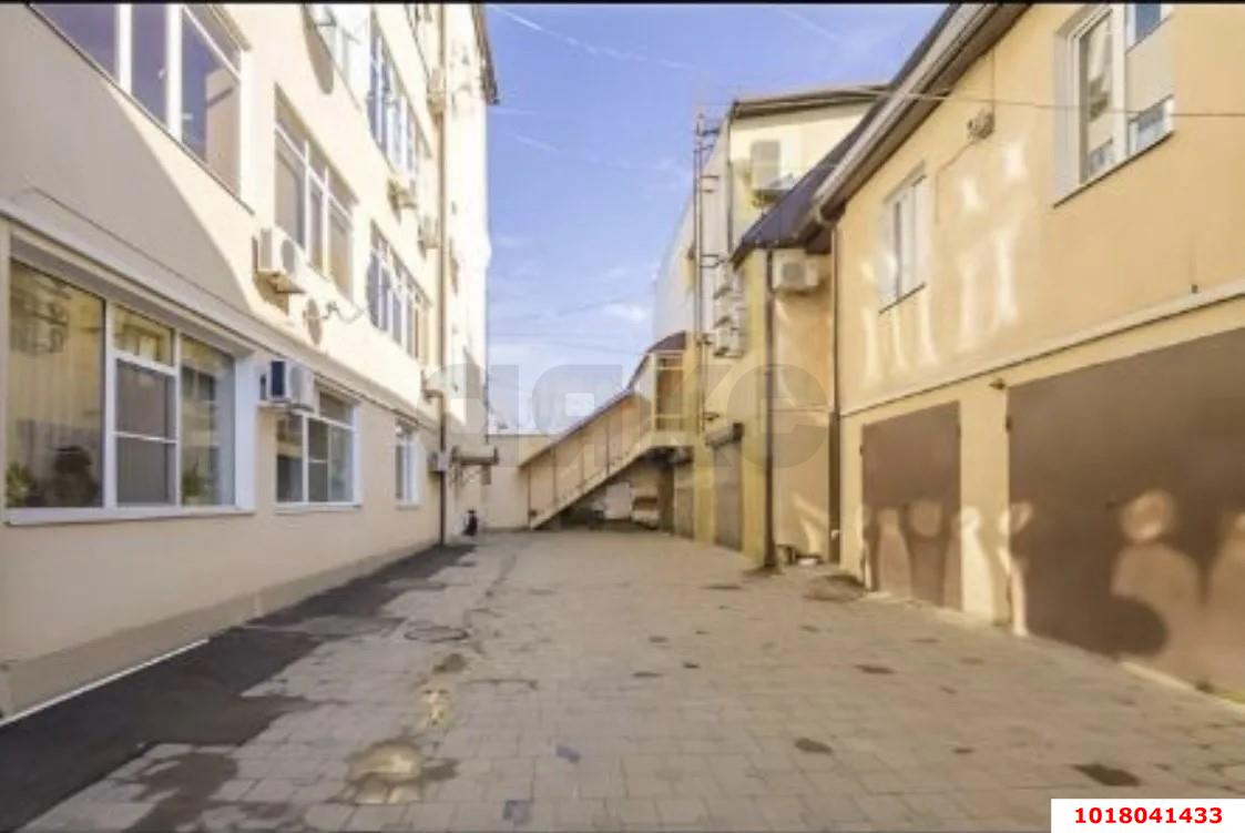 Фото №11: 4-комнатная квартира 275&nbsp;м², 2/3&nbsp;эт. - Краснодар, мкр. Западный внутригородской округ, ул. Гагарина, 248