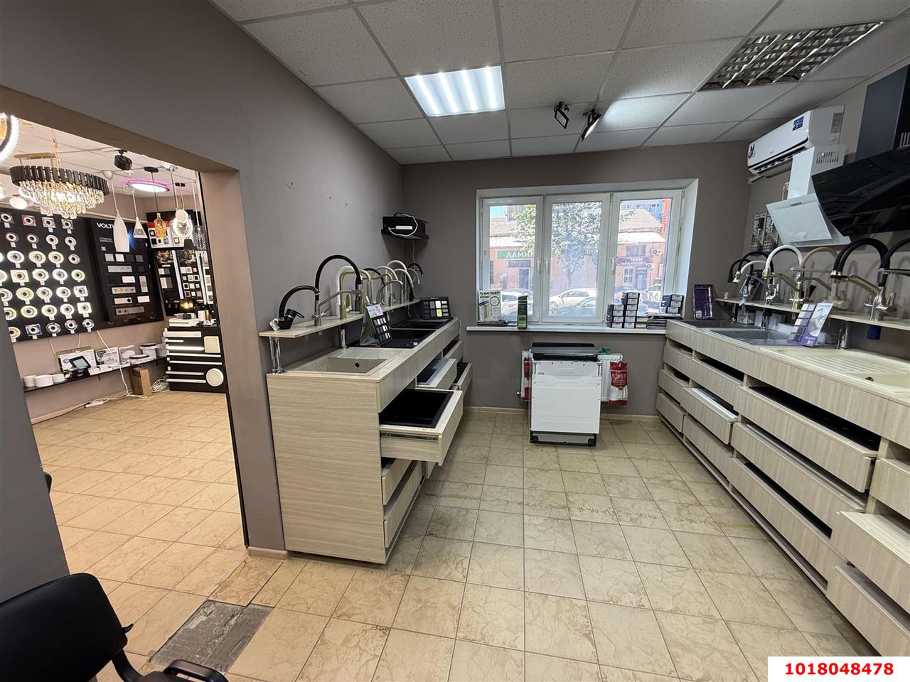 Фото №3: Торговое помещение 140&nbsp;м², 1/19&nbsp;эт. - Краснодар, Западный внутригородской округ, ЖК Центральный, мкр. Центральный, ул. Будённого, 129