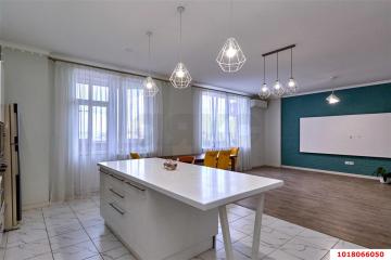 Фото №1: 3-комнатная квартира 167 м², 12/16 эт. - Краснодар, мкр. Центральный, ул. Комсомольская, 8