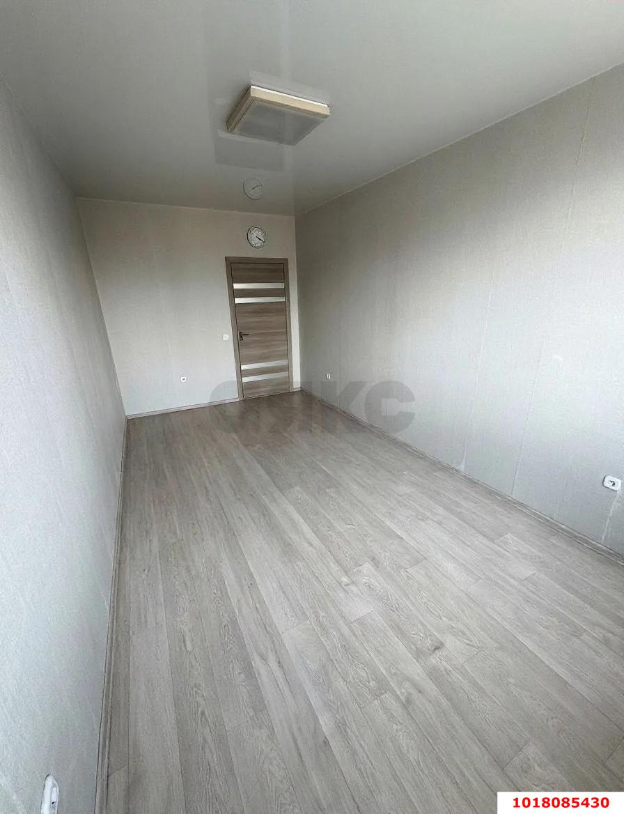 Фото №4: 2-комнатная квартира 63&nbsp;м², 4/11&nbsp;эт. - Краснодар, Прикубанский внутригородской округ, Фестивальный, мкр. Солнечный, ул. имени Симиренко, 45