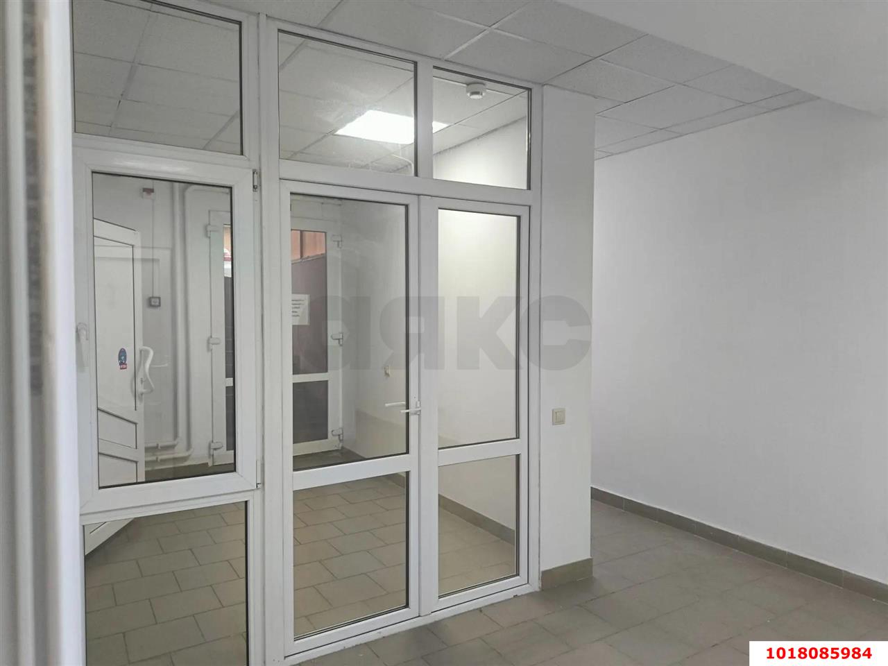 Фото №7: Торговое помещение 31&nbsp;м², 17&nbsp;эт. - Краснодар, Прикубанский внутригородской округ, ЖК Валентина, мкр. 9-й километр, ул. Можайского, 55