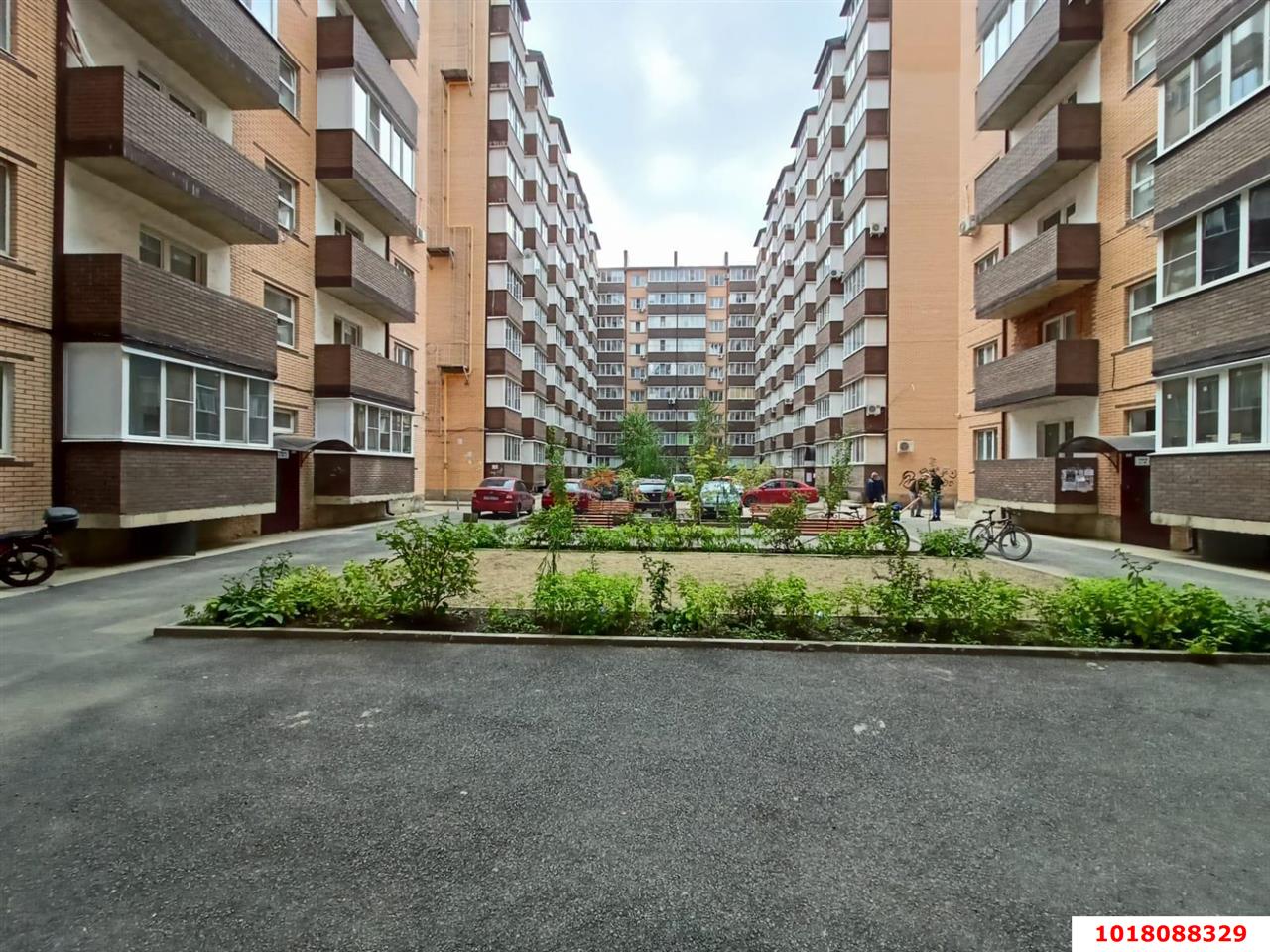 Фото №1: 1-комнатная квартира 38&nbsp;м², 8/9&nbsp;эт. - Краснодар, Прикубанский внутригородской округ, ЖК Рада, мкр. Музыкальный, ул. имени С.В. Рахманинова, 32