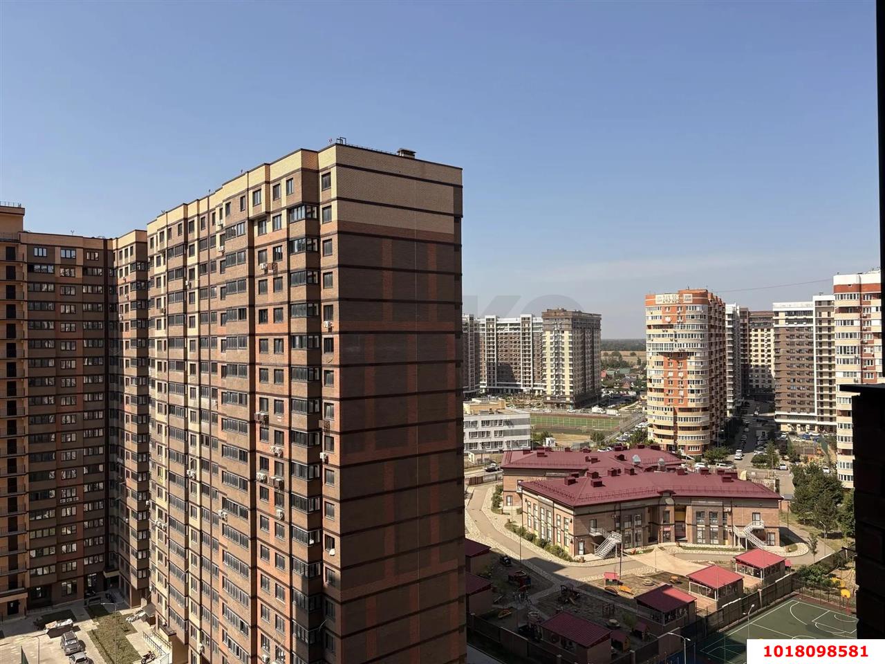 Фото №1: 2-комнатная квартира 77&nbsp;м², 13/18&nbsp;эт. - Краснодар, Прикубанский внутригородской округ, жилой комплекс Аксиома, мкр. Догма Парк, ул. Марины Цветаевой, 17к1