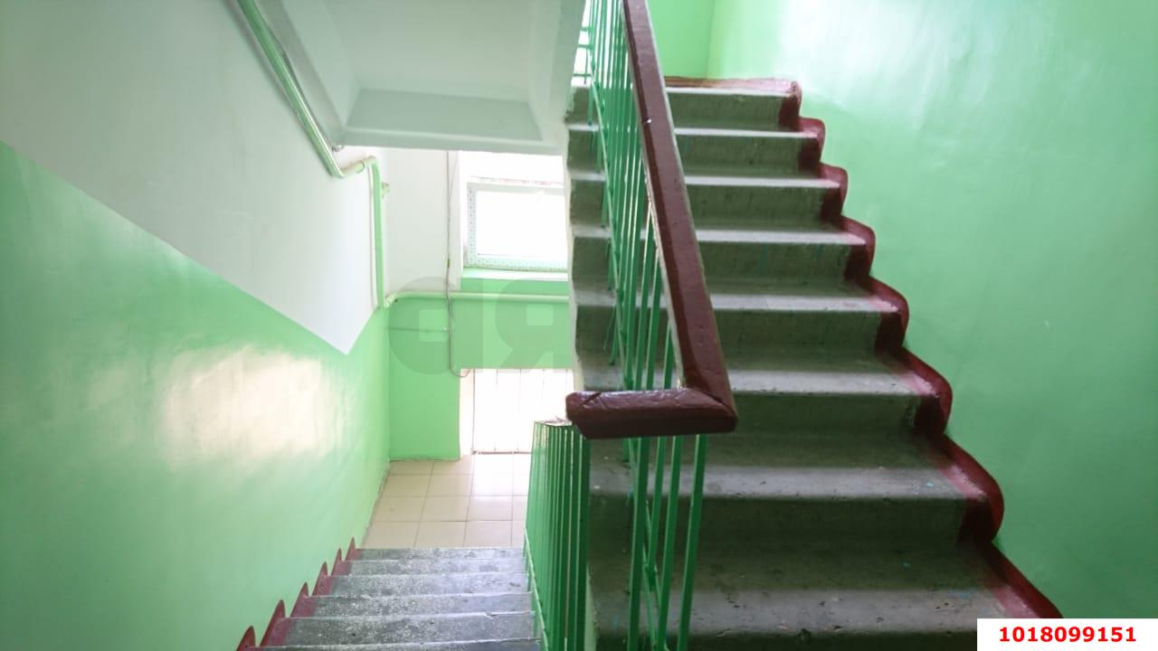 Фото №6: 3-комнатная квартира 60&nbsp;м², 2/4&nbsp;эт. - Краснодар, Центральный внутригородской округ, мкр. Дубинка, ул. Воронежская, 40