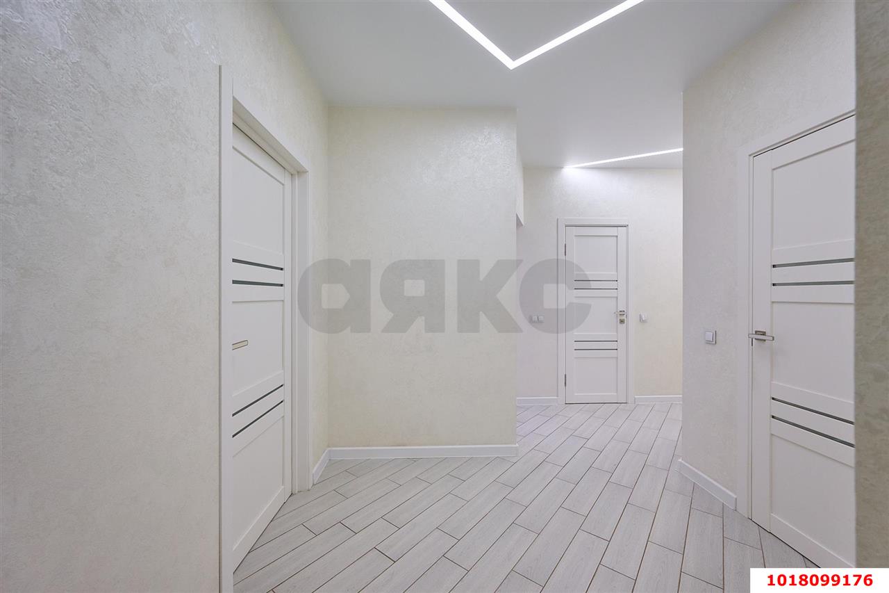Фото №10: 3-комнатная квартира 80&nbsp;м², 2/19&nbsp;эт. - Краснодар, Прикубанский внутригородской округ, Молодёжный, мкр. жилой комплекс Абрикос, ул. 5-я Дорожная, 68к2