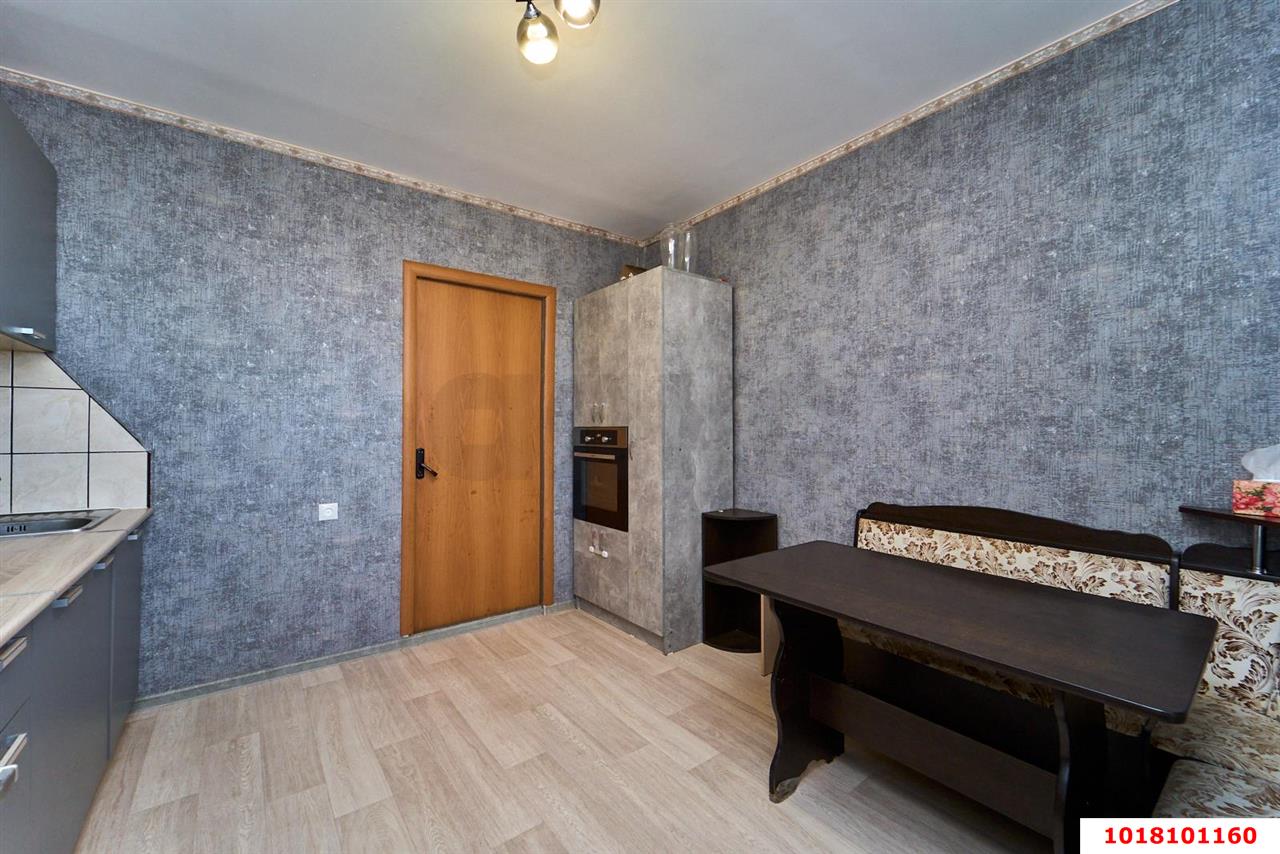 Фото №4: 2-комнатная квартира 57&nbsp;м², 13/14&nbsp;эт. - Краснодар, Западный внутригородской округ, мкр. Юбилейный, пр-кт Чекистов, 1