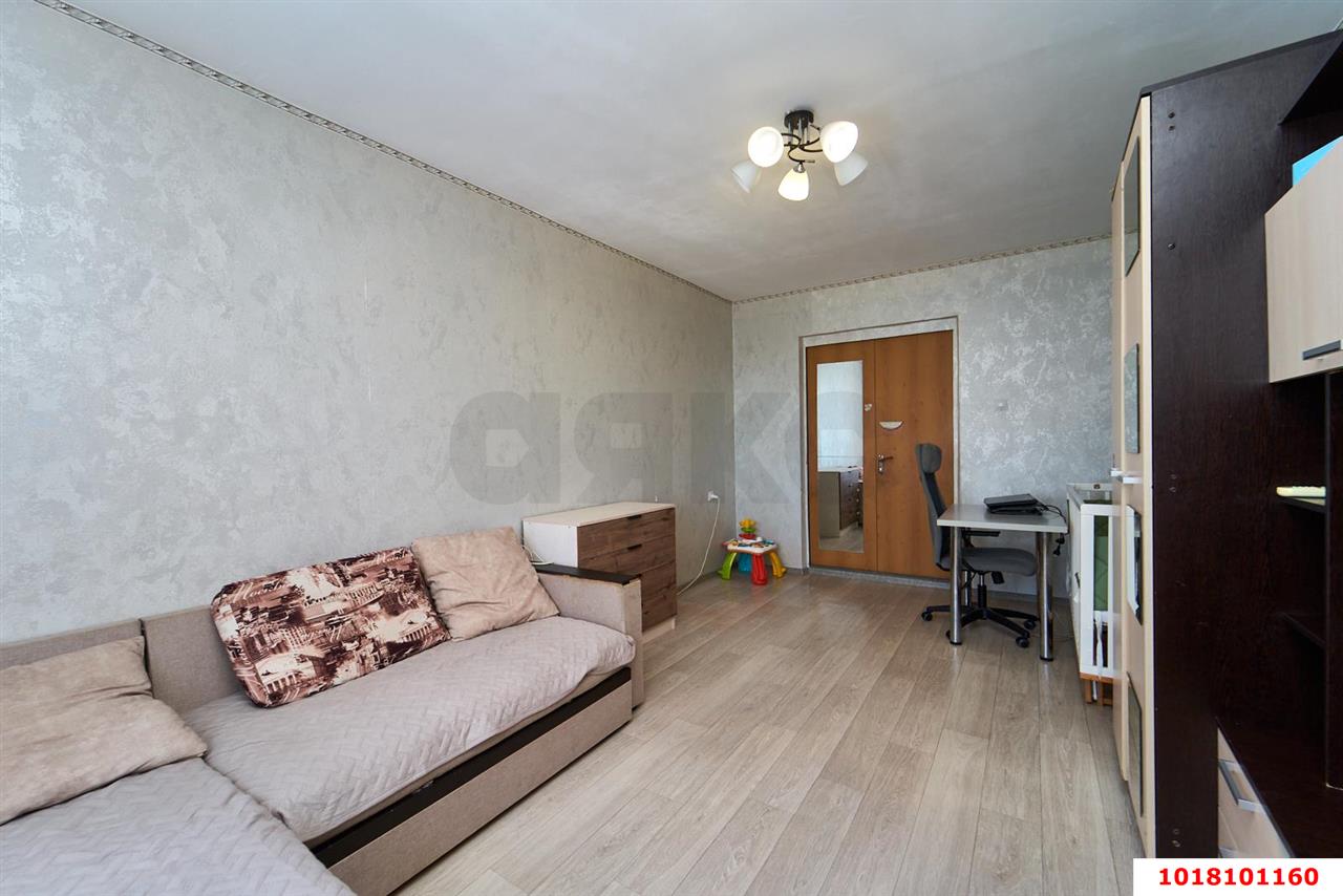 Фото №5: 2-комнатная квартира 57&nbsp;м², 13/14&nbsp;эт. - Краснодар, Западный внутригородской округ, мкр. Юбилейный, пр-кт Чекистов, 1