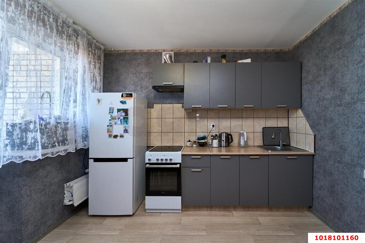 Фото №2: 2-комнатная квартира 57&nbsp;м², 13/14&nbsp;эт. - Краснодар, Западный внутригородской округ, мкр. Юбилейный, пр-кт Чекистов, 1
