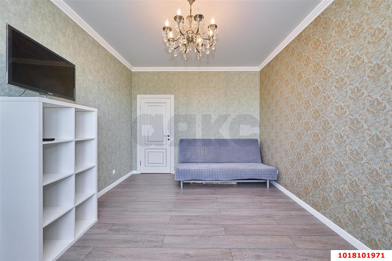 Фото №11: 2-комнатная квартира 72&nbsp;м², 10/19&nbsp;эт. - Краснодар, Западный внутригородской округ, мкр. Юбилейный, ул. 70-летия Октября, 1/5
