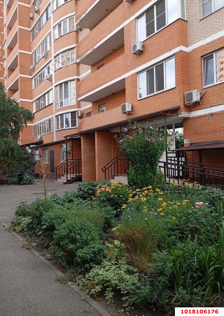 Фото №8: 2-комнатная квартира 56&nbsp;м², 4/16&nbsp;эт. - Краснодар, Западный внутригородской округ, мкр. Юбилейный, ул. 70-летия Октября, 1/1