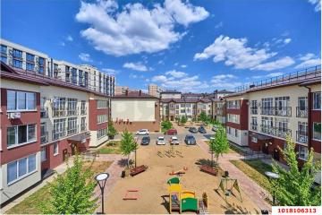 Фото №1: 3-комнатная квартира 55 м², 3/3 эт. - Краснодар, мкр. жилой комплекс Усадьба, ул. имени Валерия Вишневецкого, 11к2