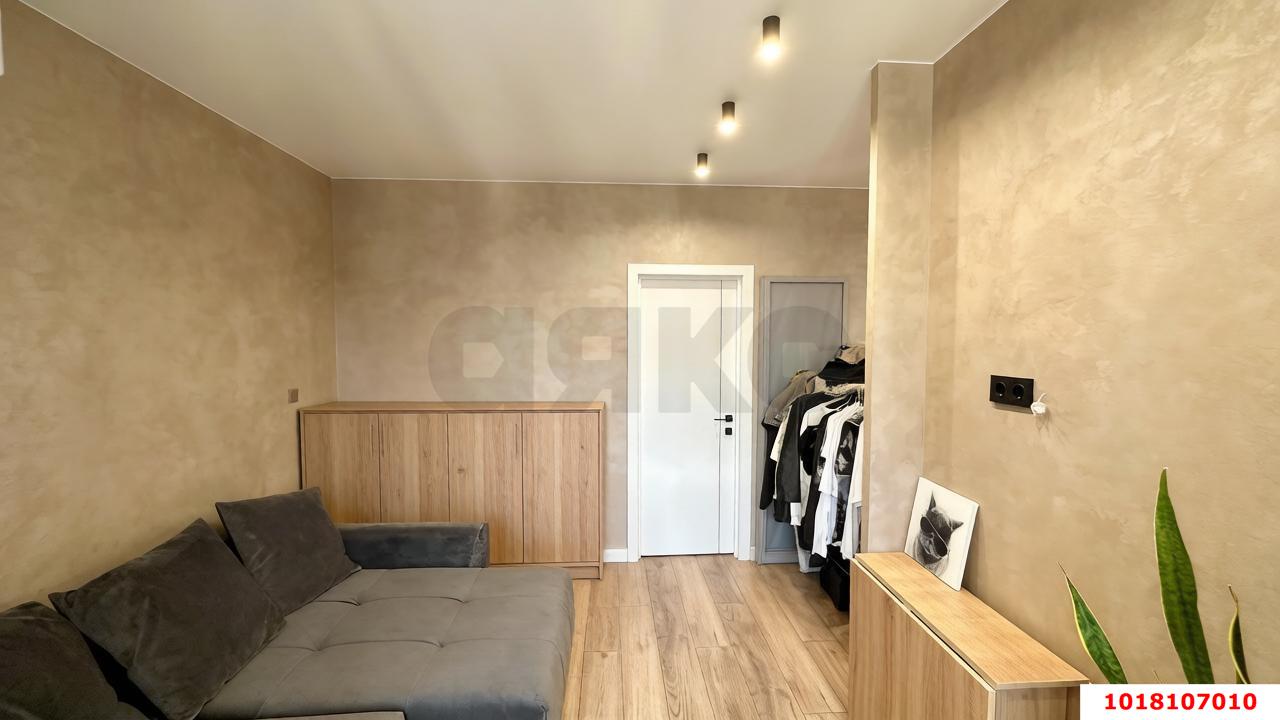 Фото №4: 1-комнатная квартира 38&nbsp;м², 8/18&nbsp;эт. - Краснодар, Карасунский внутригородской округ, Хлопчато-бумажный Комбинат, мкр. жилой квартал Патрики, ул. Сормовская, лит1/1