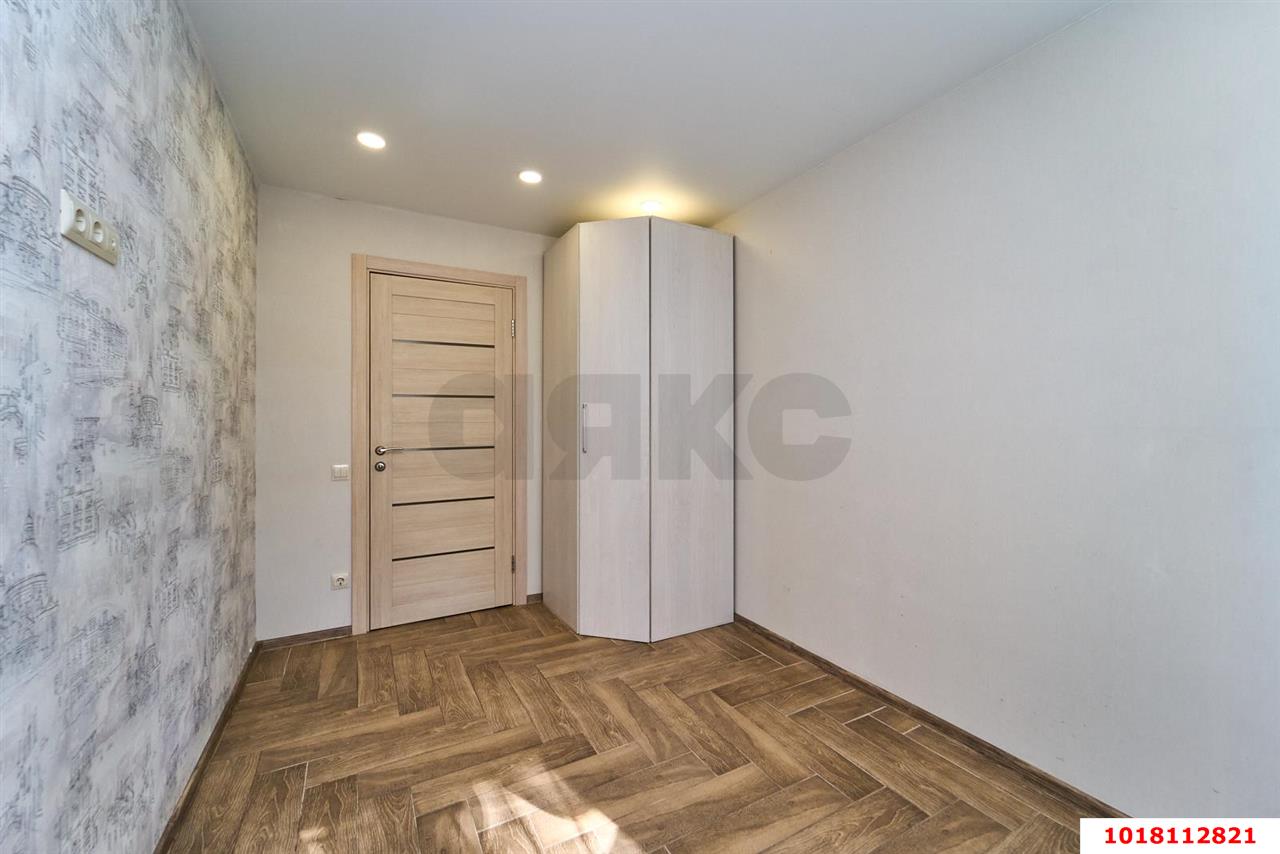 Фото №6: 3-комнатная квартира 60&nbsp;м², 1/5&nbsp;эт. - Краснодар, Центральный внутригородской округ, мкр. Завод Измерительных Приборов, ул. Колхозная, 63