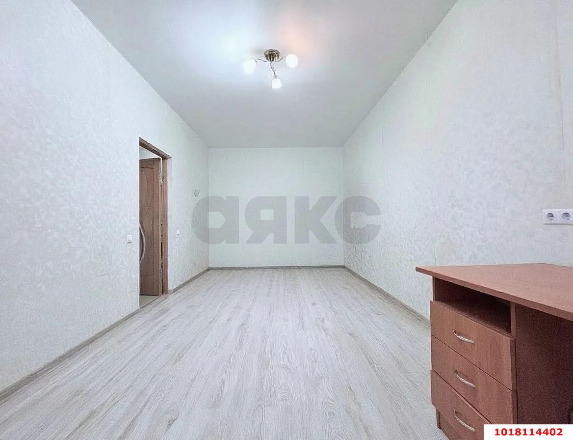 Фото №4: 1-комнатная квартира 46&nbsp;м², 3/9&nbsp;эт. - Краснодар, Прикубанский внутригородской округ, мкр. Музыкальный, ул. имени Сергея Есенина, 108/3к1