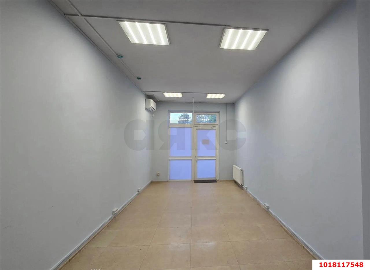 Фото №6: Торговое помещение 80&nbsp;м², 1/23&nbsp;эт. - Краснодар, Центральный внутригородской округ, Черёмушки, мкр. ЖК Солнечный Остров, ул. Ставропольская, 336/6