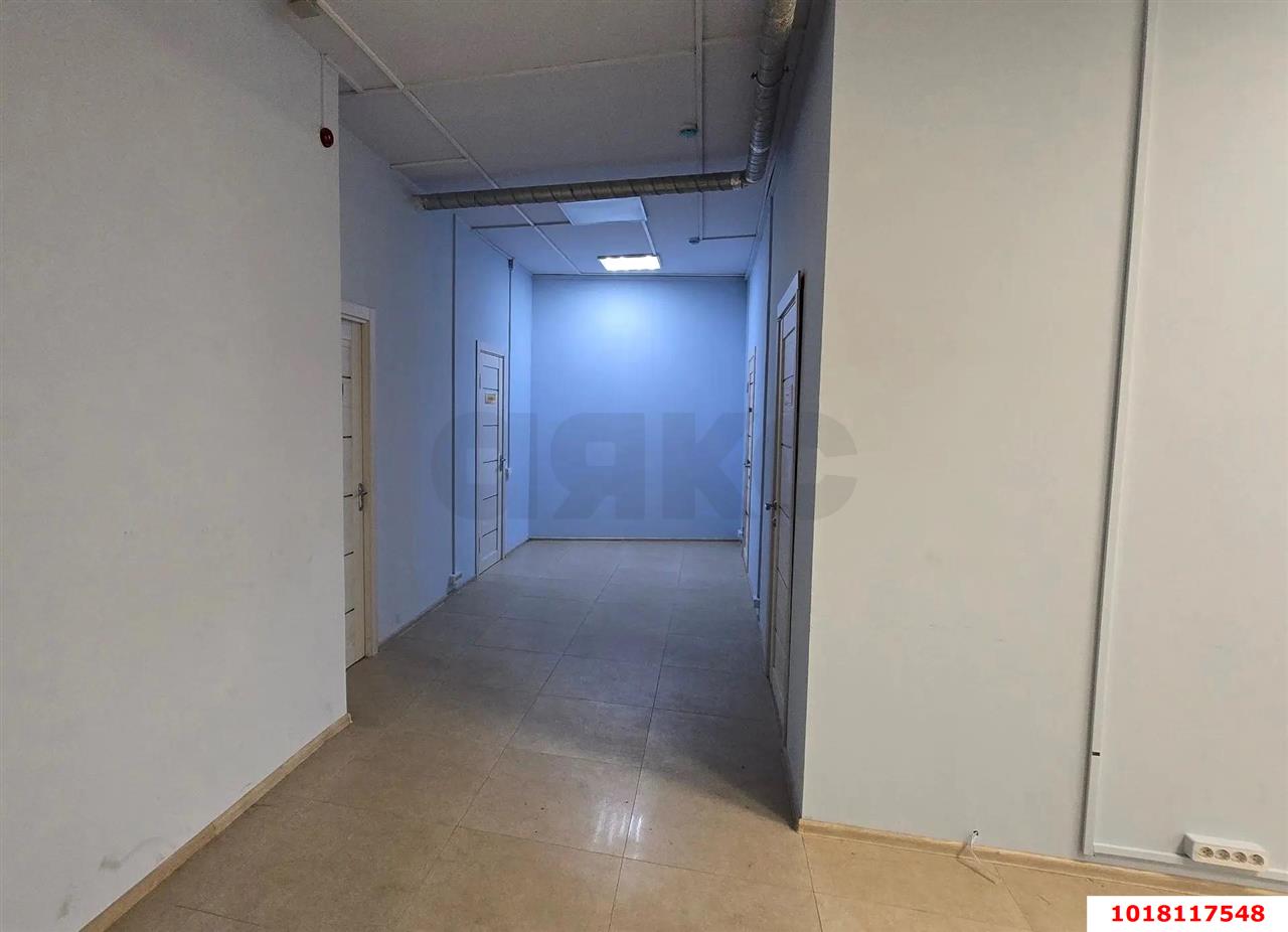 Фото №10: Торговое помещение 80&nbsp;м², 1/23&nbsp;эт. - Краснодар, Центральный внутригородской округ, Черёмушки, мкр. ЖК Солнечный Остров, ул. Ставропольская, 336/6