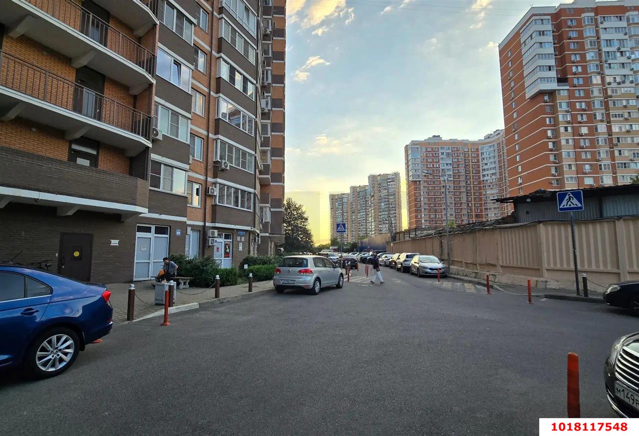 Фото №3: Торговое помещение 80&nbsp;м², 1/23&nbsp;эт. - Краснодар, Центральный внутригородской округ, Черёмушки, мкр. ЖК Солнечный Остров, ул. Ставропольская, 336/6