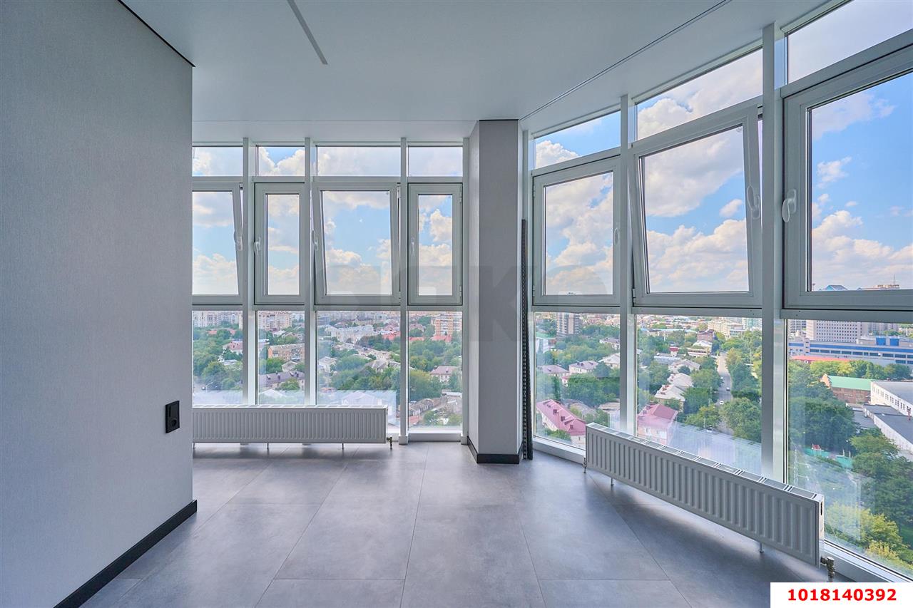 Фото №1: 1-комнатная квартира 50&nbsp;м², 17/24&nbsp;эт. - Краснодар, Западный внутригородской округ, мкр. ЖК Краснодар Сити, ул. Шоссе Нефтяников, 18к4
