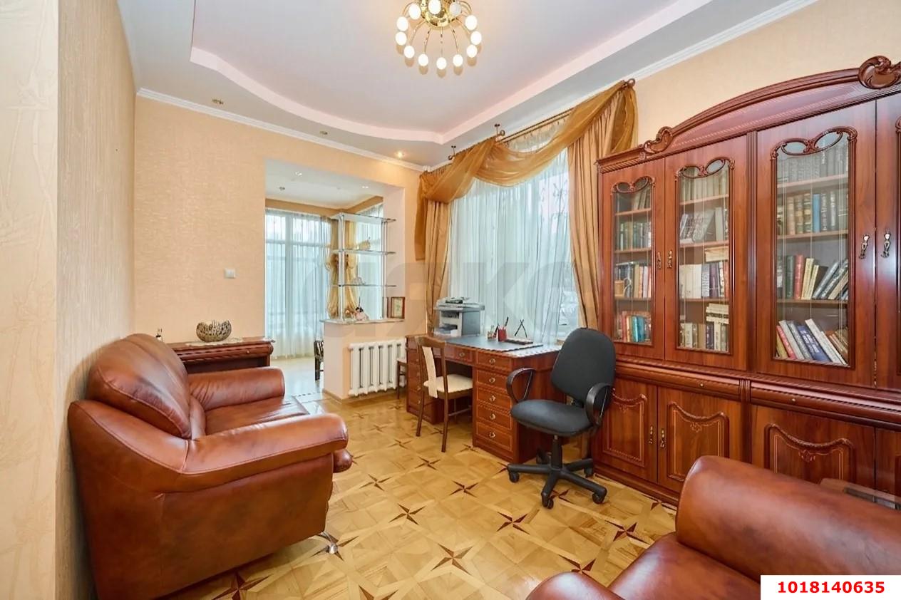 Фото №8: 4-комнатная квартира 144&nbsp;м², 2/6&nbsp;эт. - Краснодар, Карасунский внутригородской округ, мкр. Черёмушки, ул. Селезнёва, 212